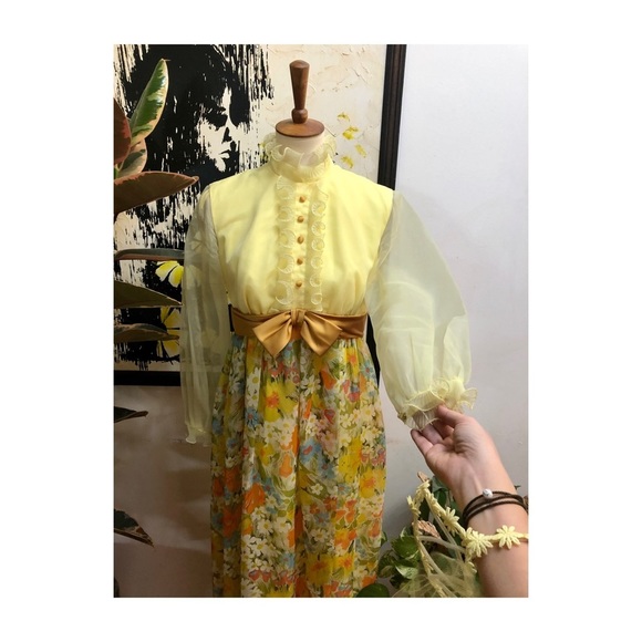 Quirky Bride!!!! Wedding Dress w Veil - Picture 7 of 16